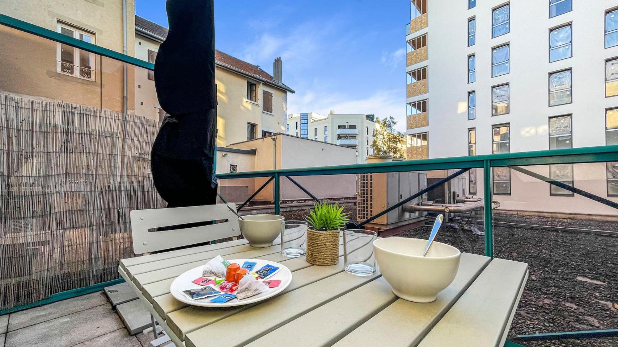 Homey Helsinki - Hyper Centre - Proche Geneve - Terrasse Privee - Wifi & Netflix Apartment Annemasse